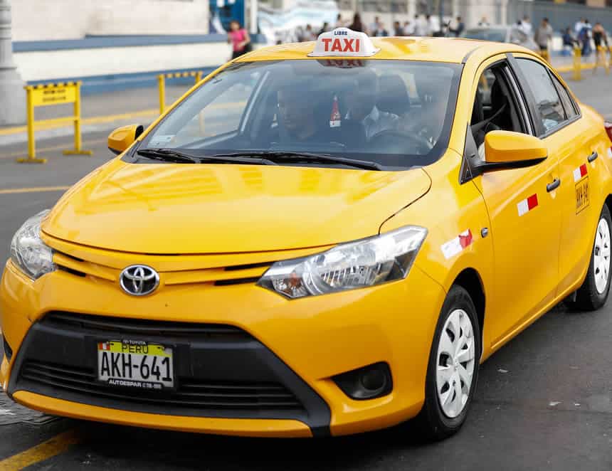 taxi-amarillo-lima-peru